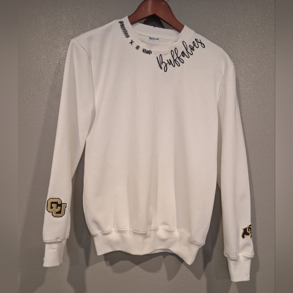 Colorado Buffaloes Distressed Crew Neck Sweatshirt Size XS